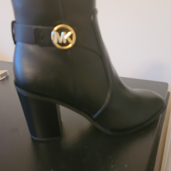 Booties - Picture 4 of 7